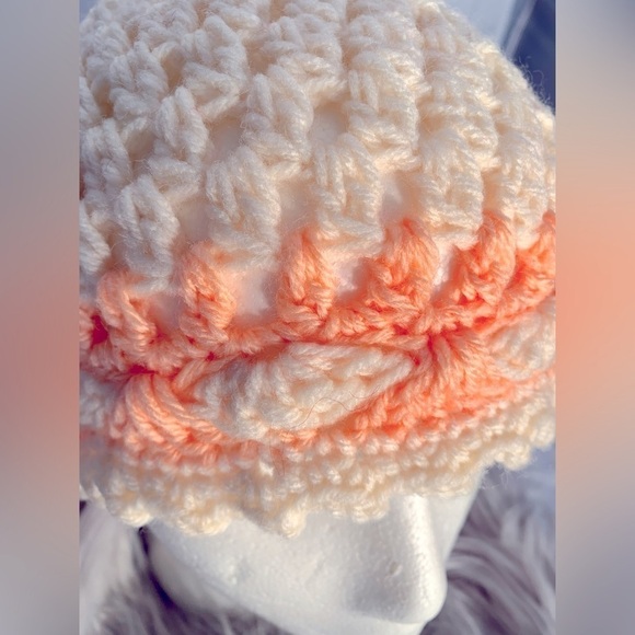 Crochet hat - Picture 5 of 9